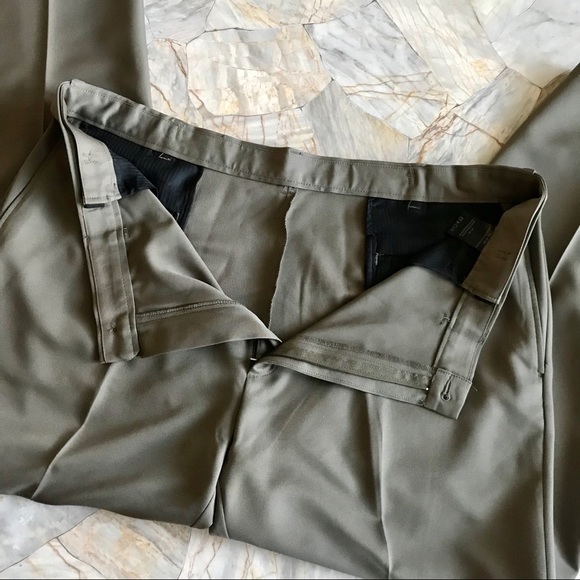 Haggar Men's Khaki Dress Pants EUC! - Picture 3 of 5